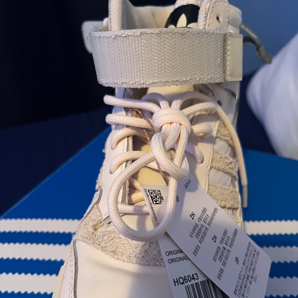 Women’s high tops